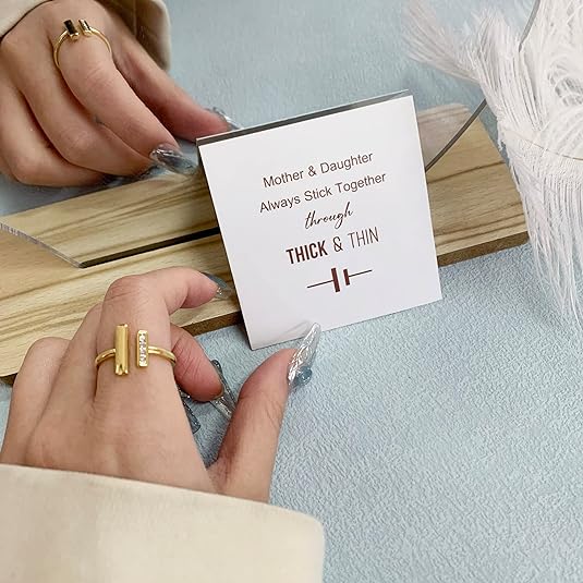 Caja de rosa con Anillo doble barra oro