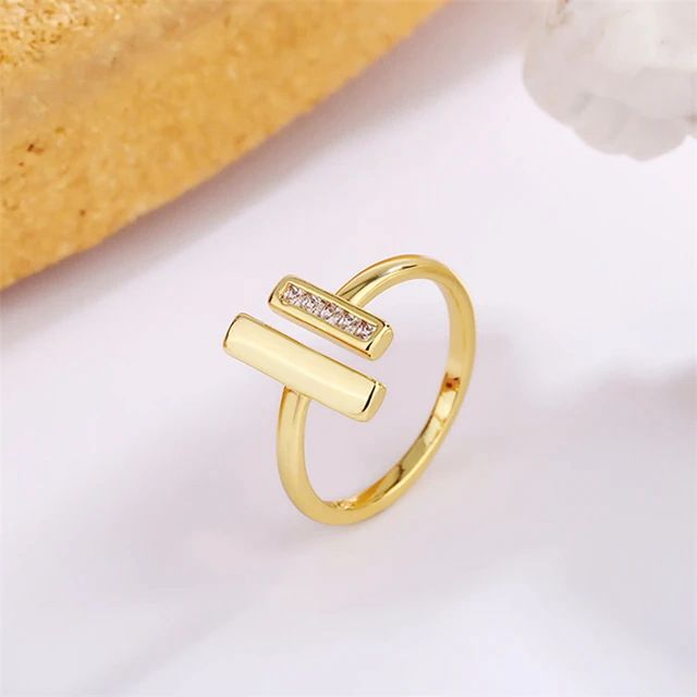 Caja de rosa con Anillo doble barra oro