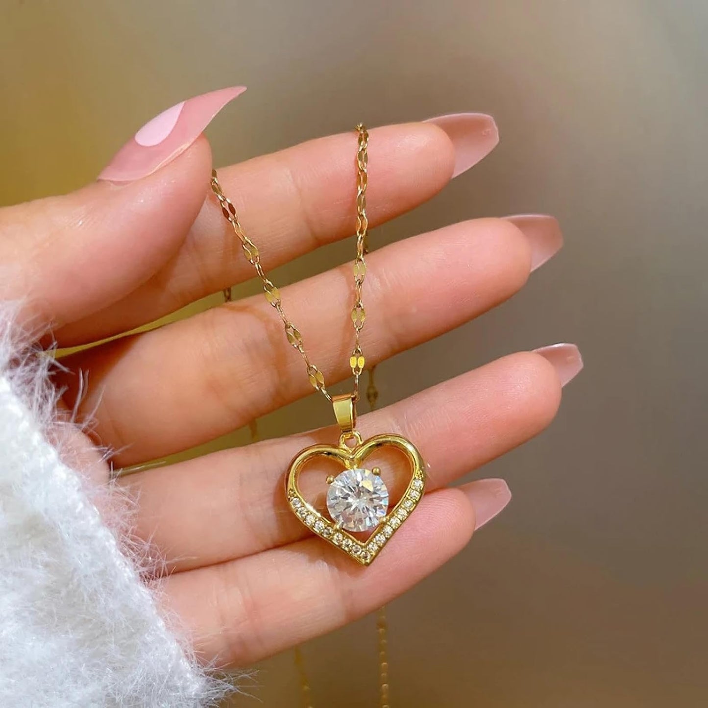 Caja de rosa con Collar de Corazón con Diamante